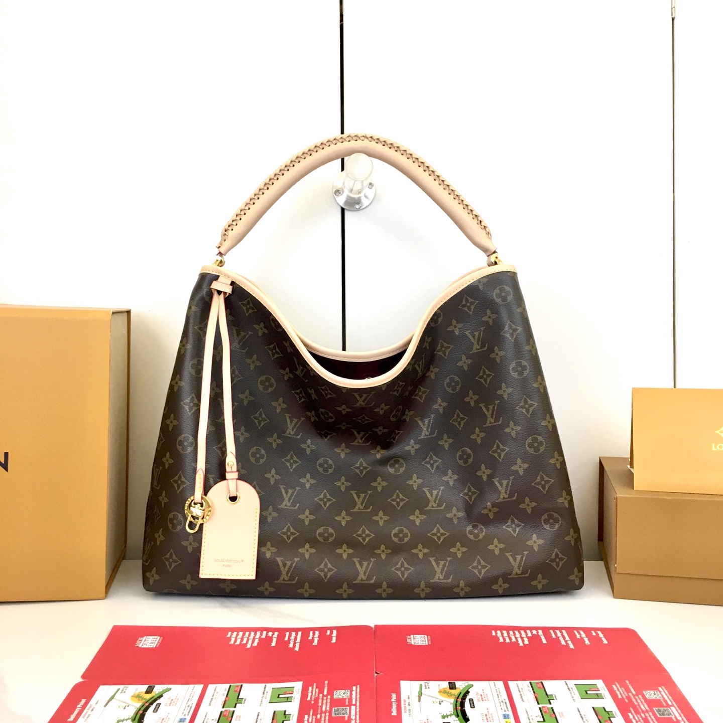 LV bag 388